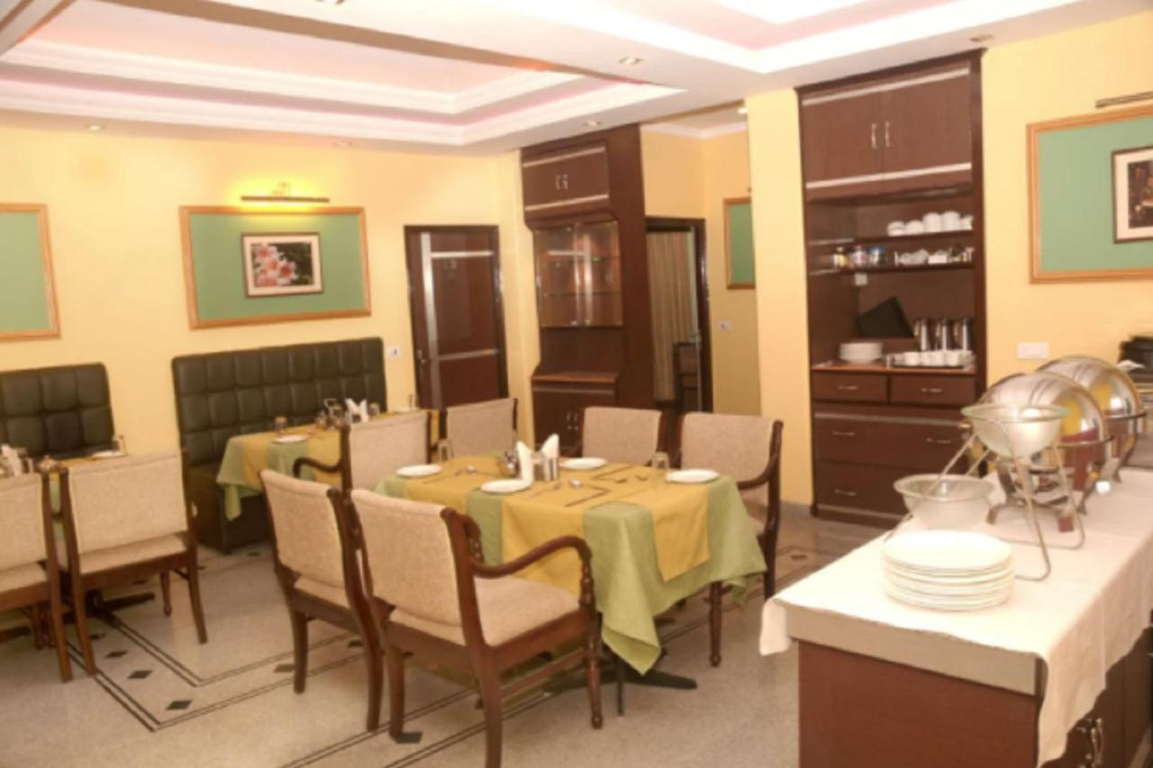 Goroomgo Marc Shimla Near Mall Road - Luxury Room - Excellent Service - Ample Parking - Best Hotel In Шимла Экстерьер фото